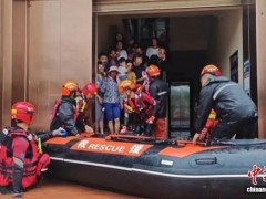 强降雨轮番袭滇 多地抢险转移民众 防汛紧要关头